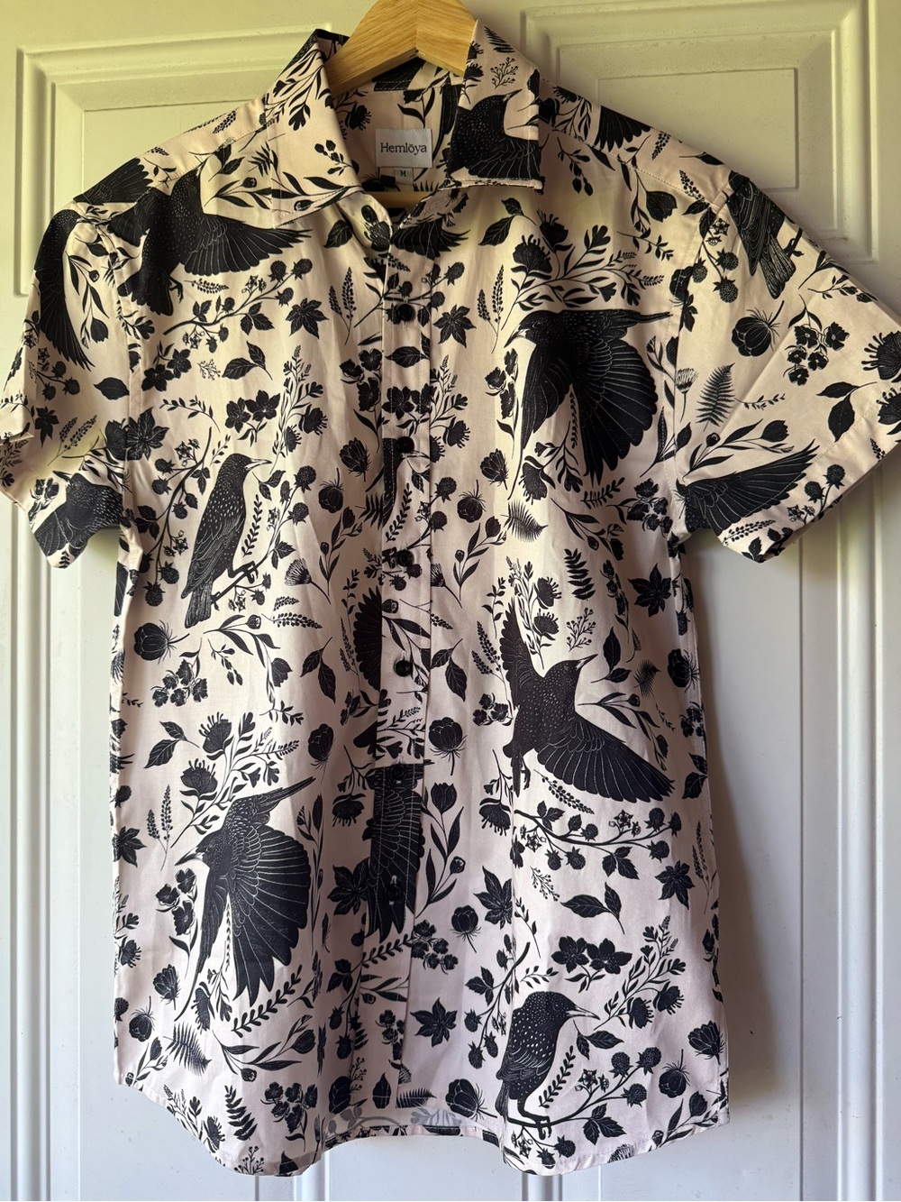 Hemloya Womans Organic Cotton Black and Beige Short-Sleeve Button Up Bird Print
